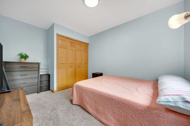 8775 Maplebrook Parkway N, Brooklyn Park, MN 55445