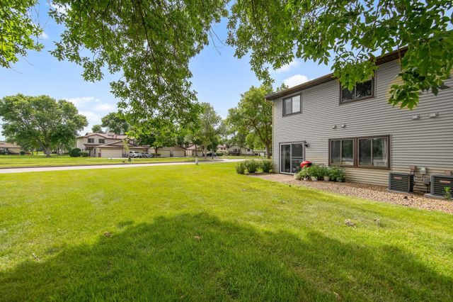 8775 Maplebrook Parkway N, Brooklyn Park, MN 55445