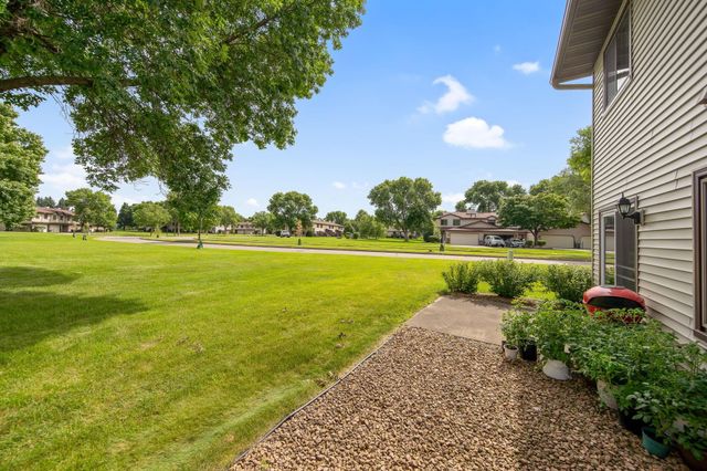8775 Maplebrook Parkway N, Brooklyn Park, MN 55445