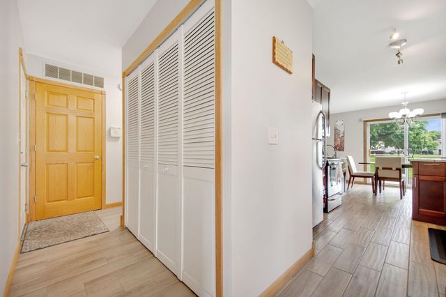 8775 Maplebrook Parkway N, Brooklyn Park, MN 55445