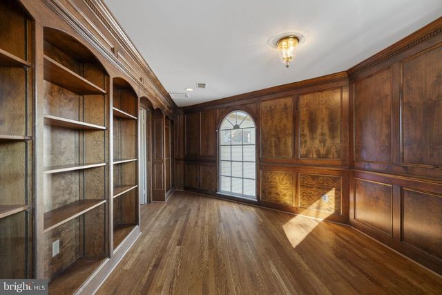 1537 CEDAR AVE, Mclean, VA 22101