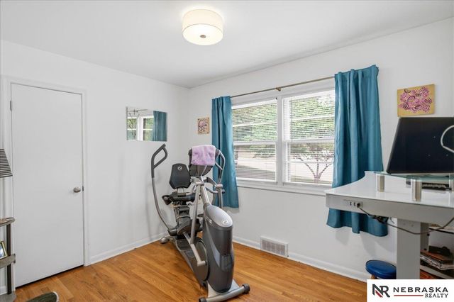 5805 Charles Street, Omaha, NE 68132