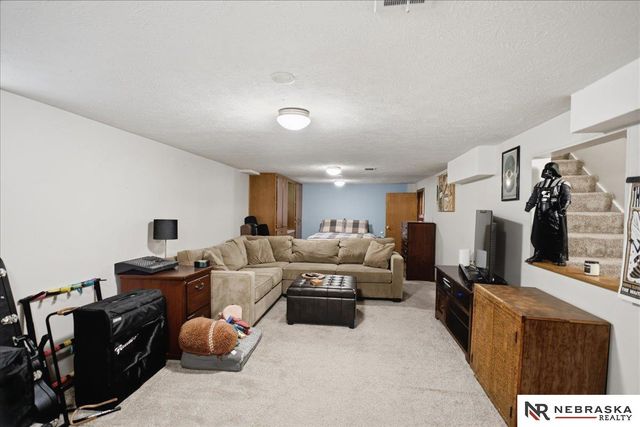 5805 Charles Street, Omaha, NE 68132