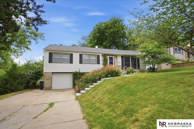 5805 Charles Street, Omaha, NE 68132