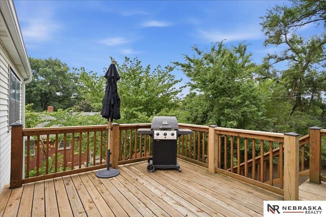 5805 Charles Street, Omaha, NE 68132