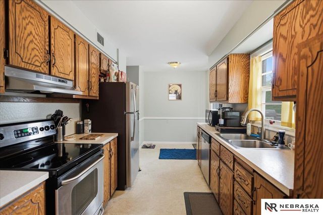 5805 Charles Street, Omaha, NE 68132