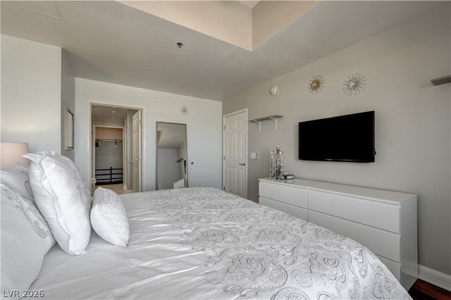 150 North Las Vegas Boulevard 2002, Las Vegas, NV 89101