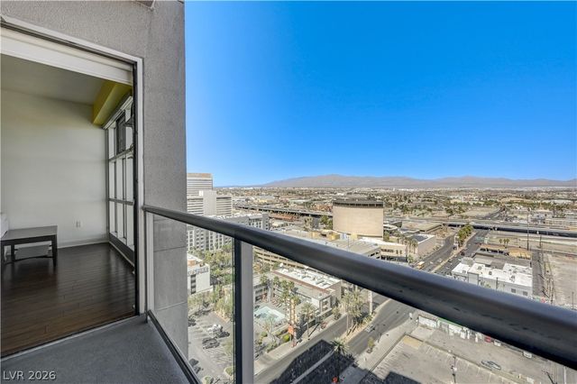 150 North Las Vegas Boulevard 2002, Las Vegas, NV 89101