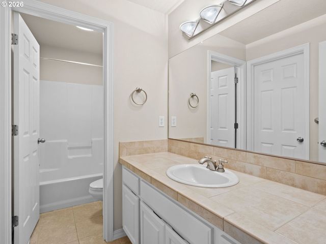 10928 Se LENORE St, Happy Valley, OR 97086