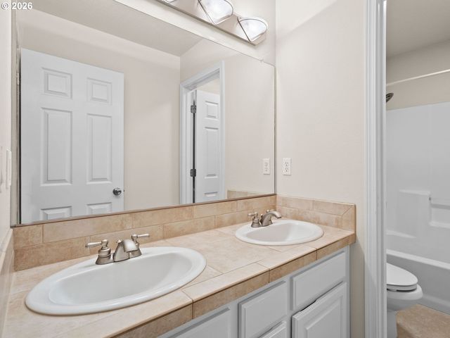 10928 Se LENORE St, Happy Valley, OR 97086