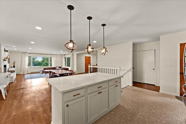 312 Ardon Lane, Wyoming, OH 45215