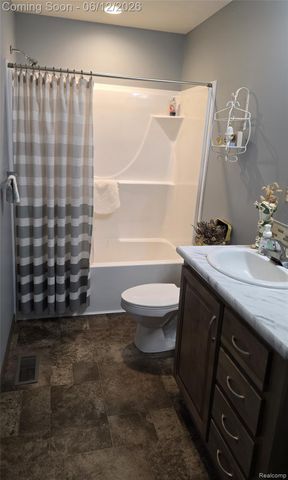 9758 Home Court, Tyrone Township, MI 48430