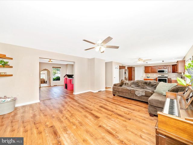 16815 CAVALRY DR, Williamsport, MD 21795