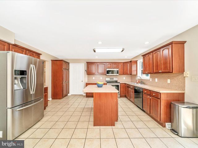16815 CAVALRY DR, Williamsport, MD 21795