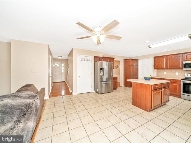 16815 CAVALRY DR, Williamsport, MD 21795