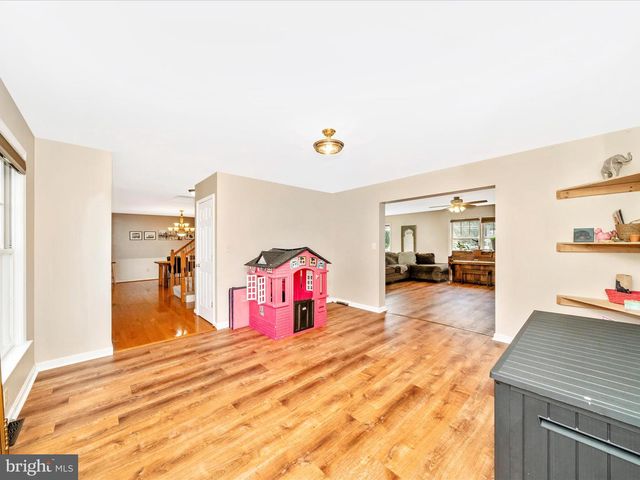 16815 CAVALRY DR, Williamsport, MD 21795