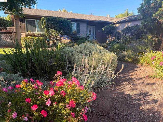 4627 Regina Lane, Concord, CA 94521