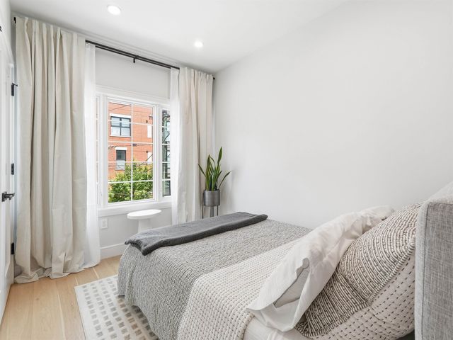 327.5 7TH ST, Jc, Downtown, NJ 07302