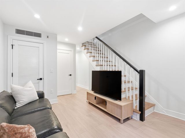 327.5 7TH ST, Jc, Downtown, NJ 07302
