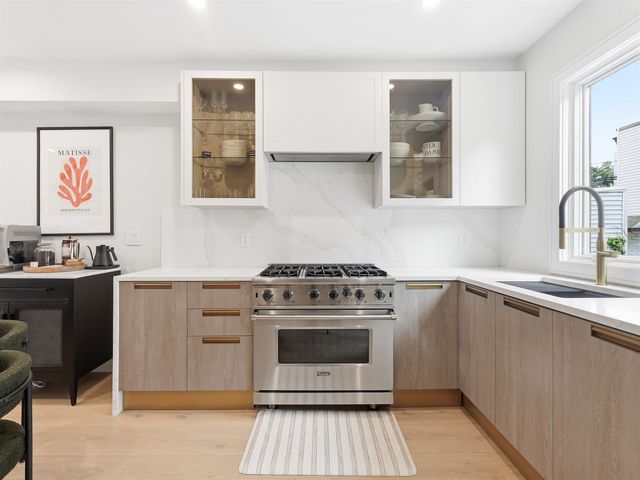 327.5 7TH ST, Jc, Downtown, NJ 07302