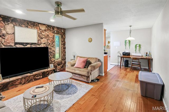 501 St John Drive, Belleville, IL 62221