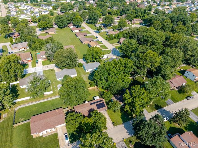 501 St John Drive, Belleville, IL 62221