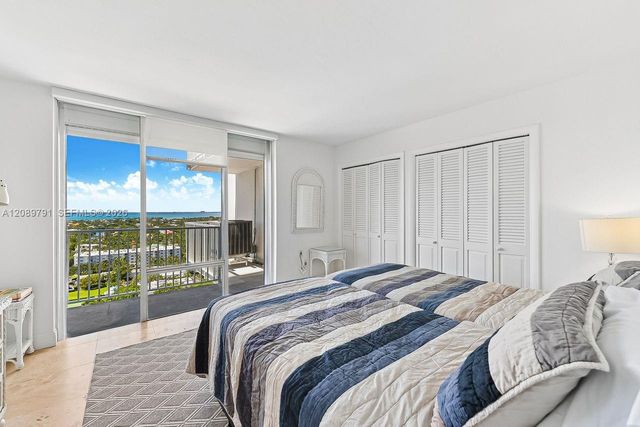 881 Ocean Drive 19C, Key Biscayne, FL 33149