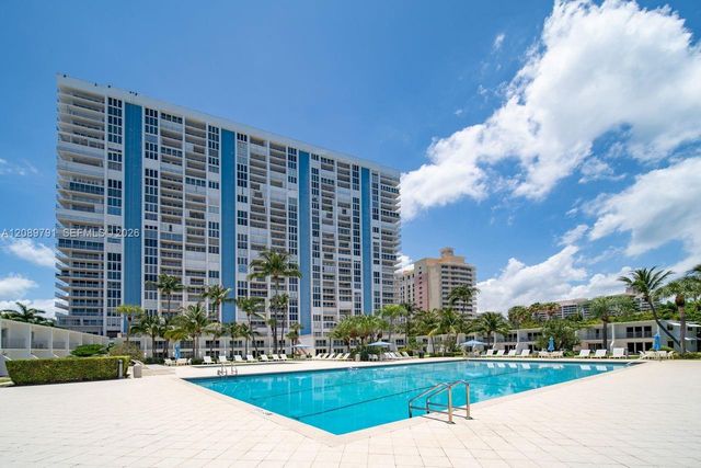 881 Ocean Drive 19C, Key Biscayne, FL 33149