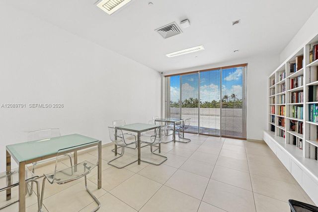 881 Ocean Drive 19C, Key Biscayne, FL 33149