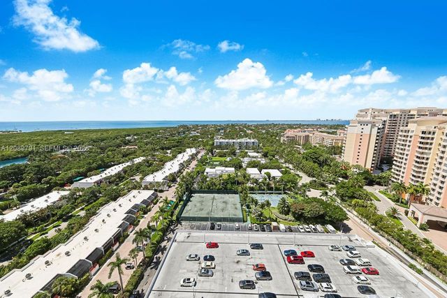881 Ocean Drive 19C, Key Biscayne, FL 33149
