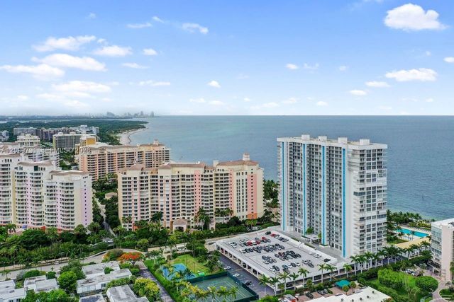 881 Ocean Drive 19C, Key Biscayne, FL 33149
