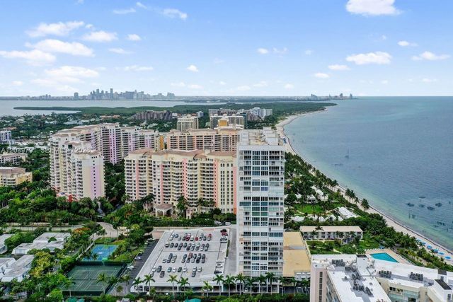 881 Ocean Drive 19C, Key Biscayne, FL 33149