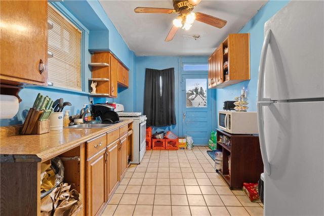 33 Cedricton St, Carrick, PA 15210