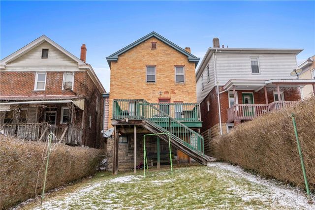 33 Cedricton St, Carrick, PA 15210