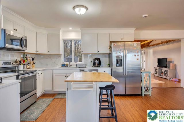 3493 Farview Drive, East Stroudsburg, PA 18302