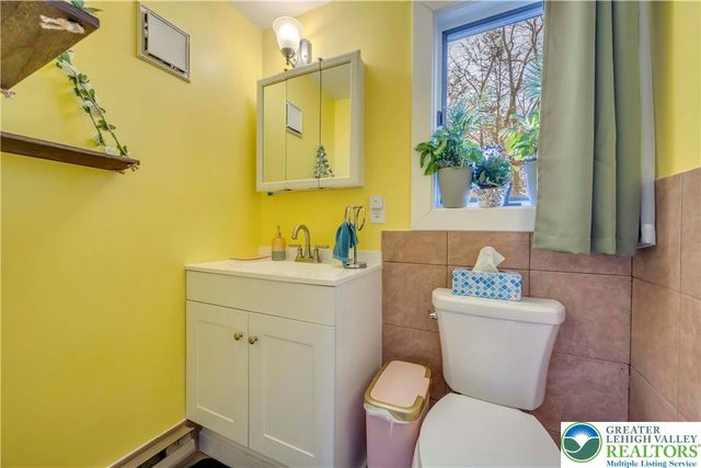 3493 Farview Drive, East Stroudsburg, PA 18302