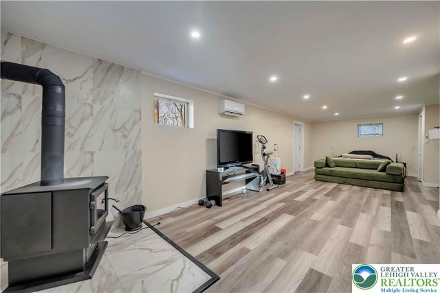 3493 Farview Drive, East Stroudsburg, PA 18302