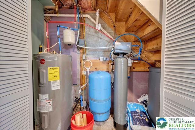 3493 Farview Drive, East Stroudsburg, PA 18302