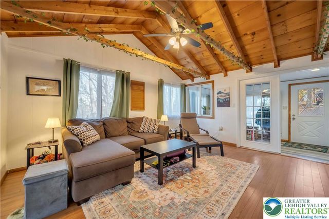 3493 Farview Drive, East Stroudsburg, PA 18302