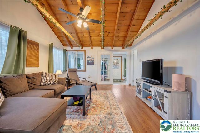 3493 Farview Drive, East Stroudsburg, PA 18302