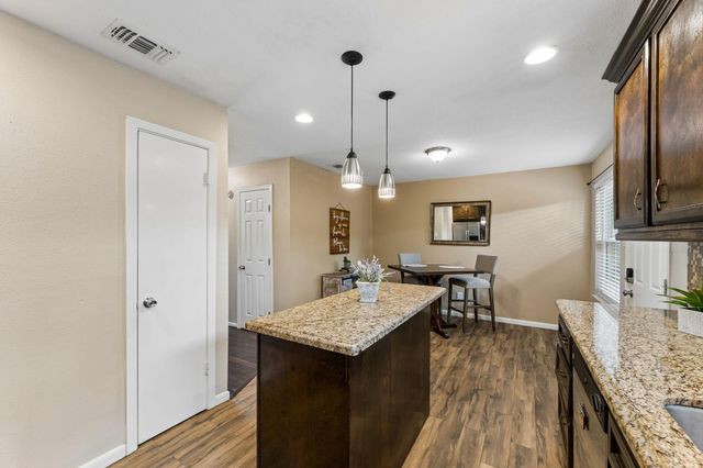 1831 Sherwood Forest Street 28, Houston, TX 77043