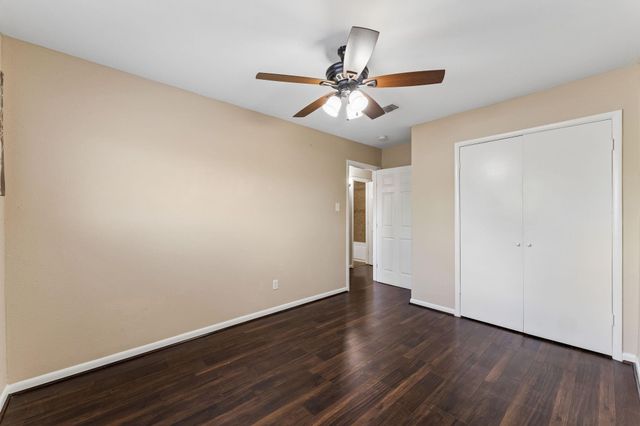 1831 Sherwood Forest Street 28, Houston, TX 77043