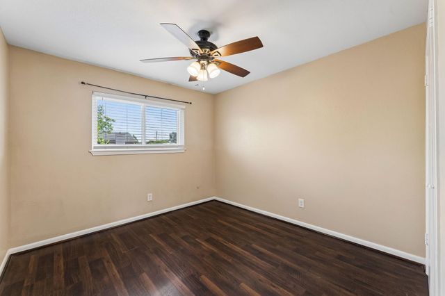 1831 Sherwood Forest Street 28, Houston, TX 77043