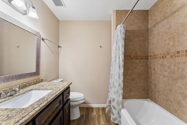 1831 Sherwood Forest Street 28, Houston, TX 77043