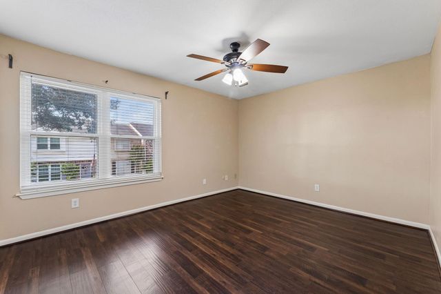 1831 Sherwood Forest Street 28, Houston, TX 77043