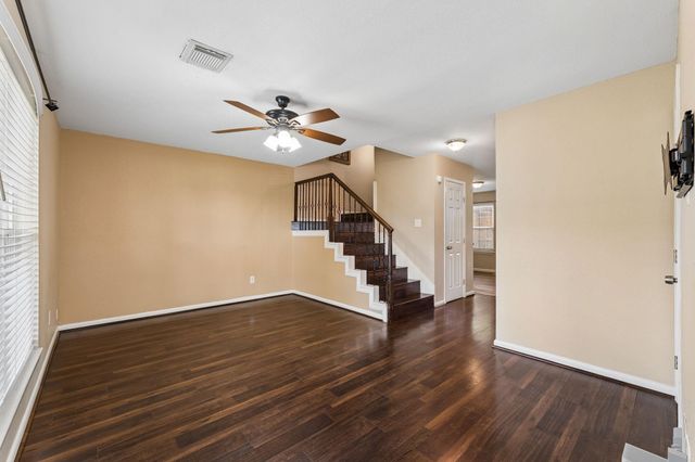 1831 Sherwood Forest Street 28, Houston, TX 77043