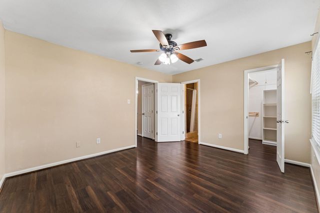 1831 Sherwood Forest Street 28, Houston, TX 77043