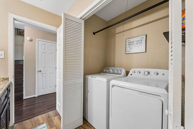 1831 Sherwood Forest Street 28, Houston, TX 77043