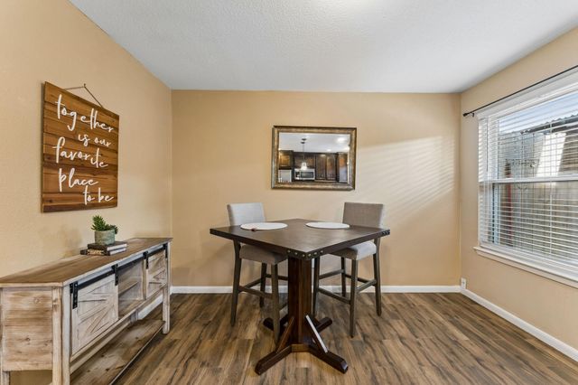 1831 Sherwood Forest Street 28, Houston, TX 77043