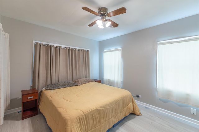 2118 Rolling Hills Road, Conroe, TX 77303